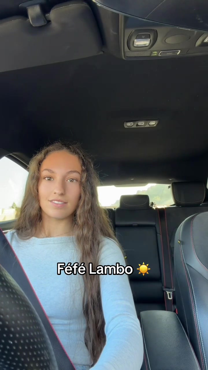 @Chlo&eacute;D&D🐺