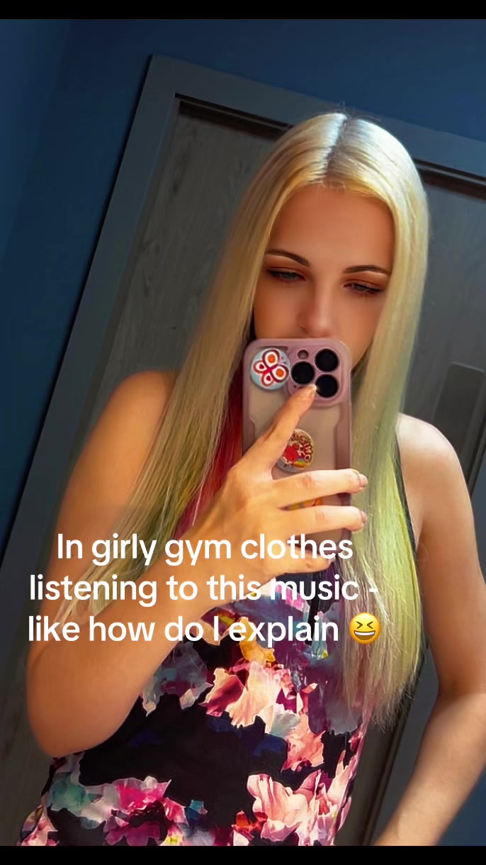 @miss_mercedesbenz