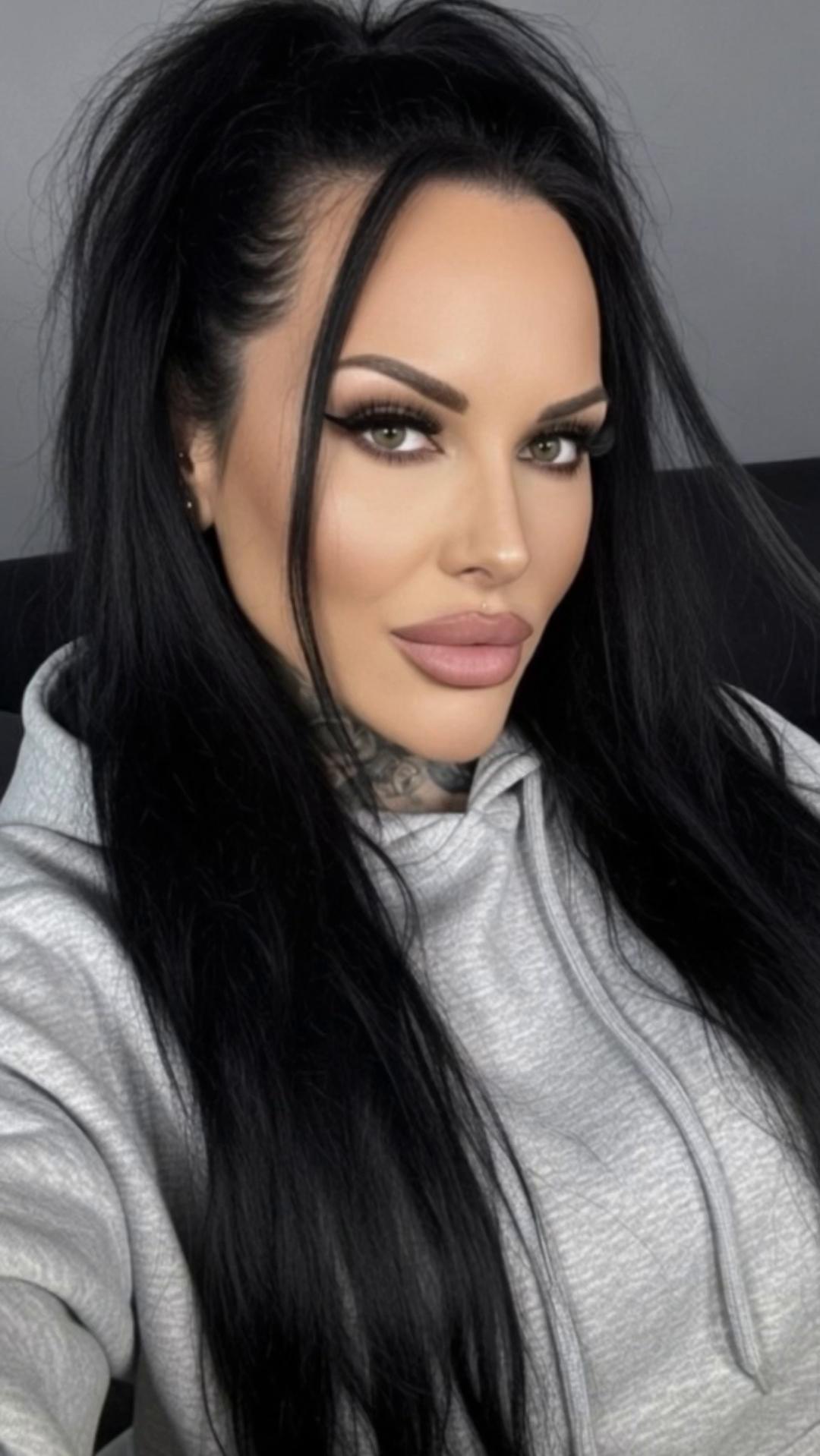 @thegothbarbie1