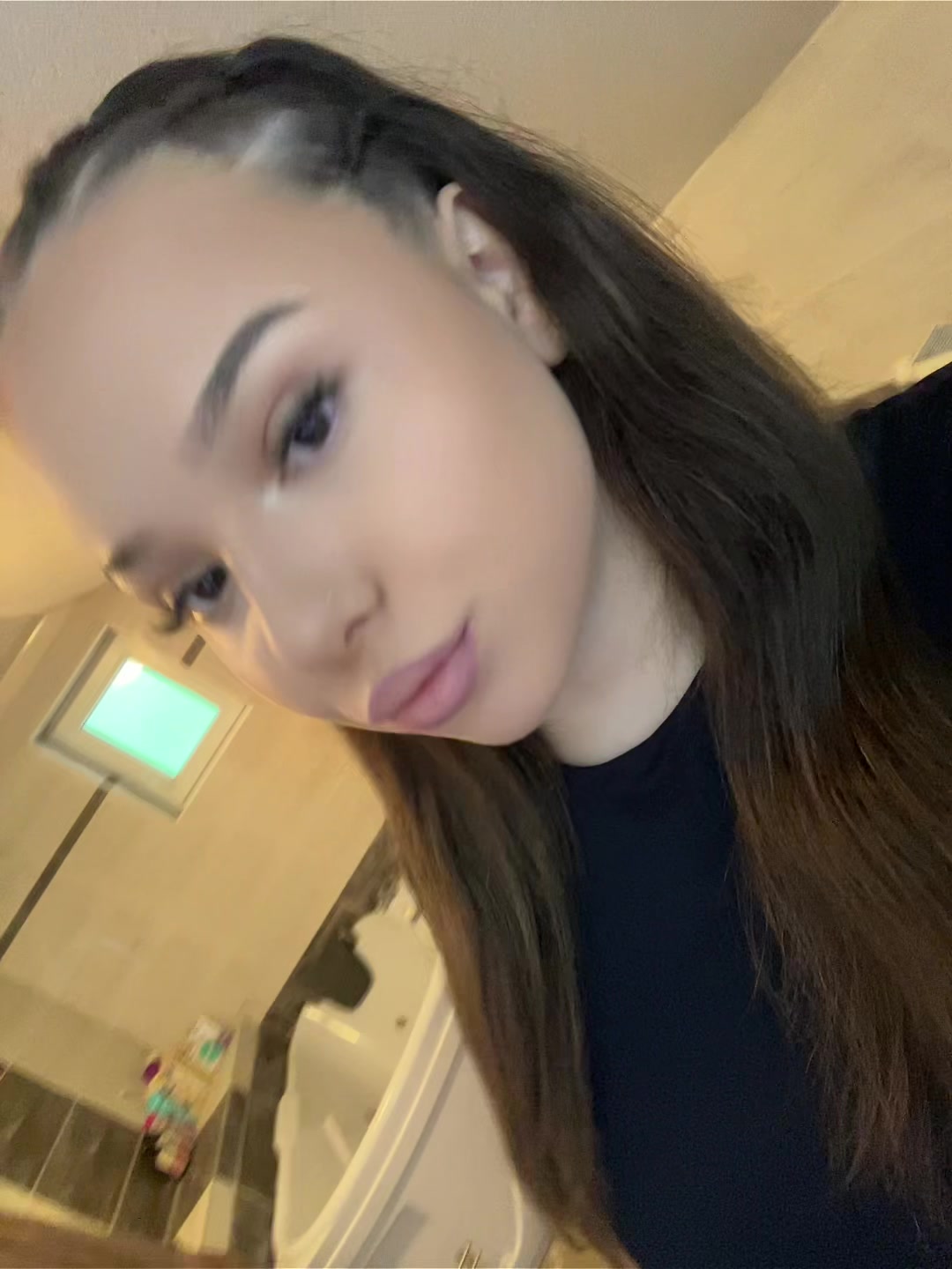 @𝐂𝐡𝐢_𝐚𝐫𝐤𝐚𝐚🌸🤍