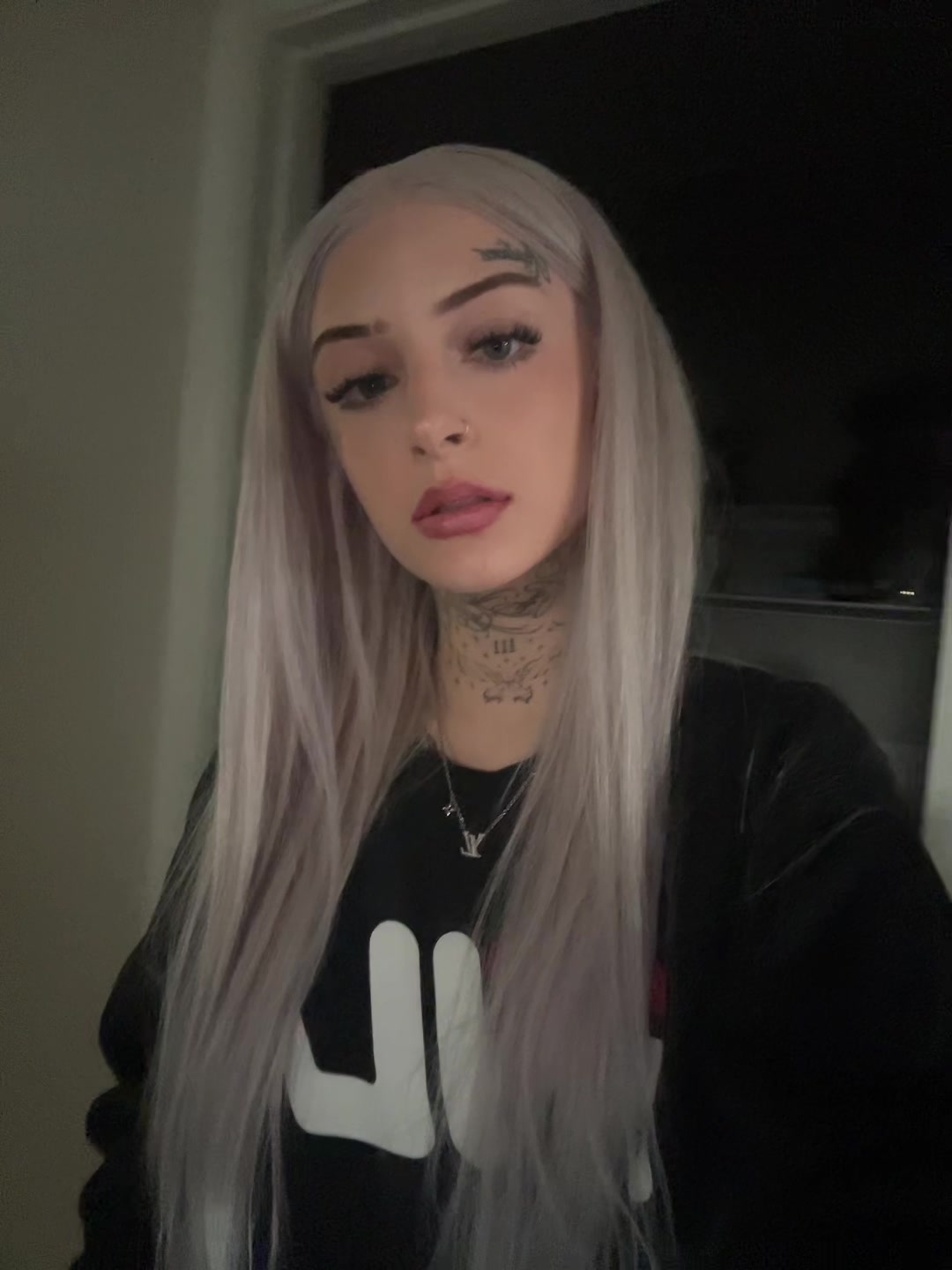 @Lilyrrrose