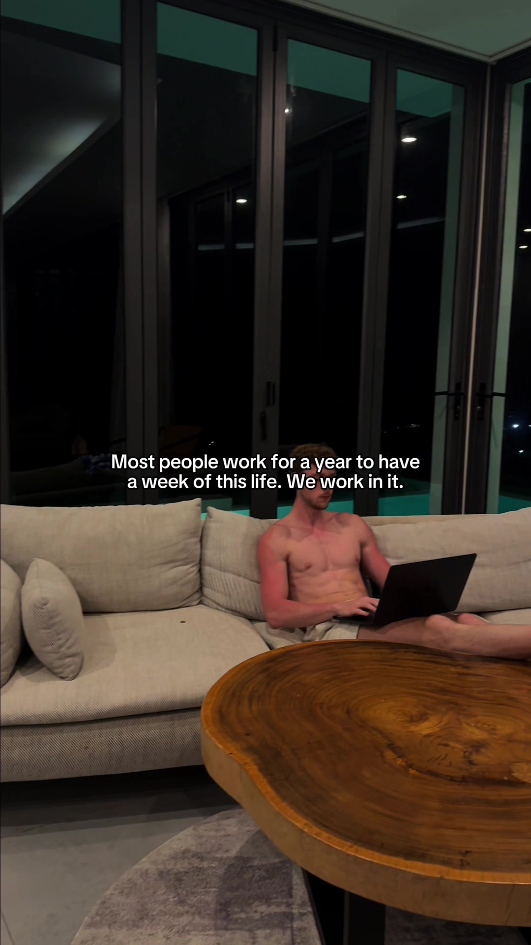 @Wozy