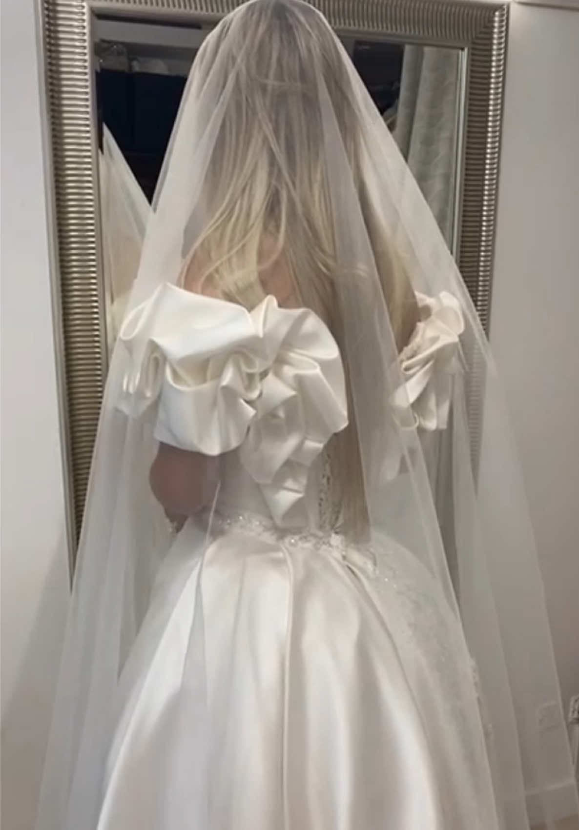 @MANICACOUTURE