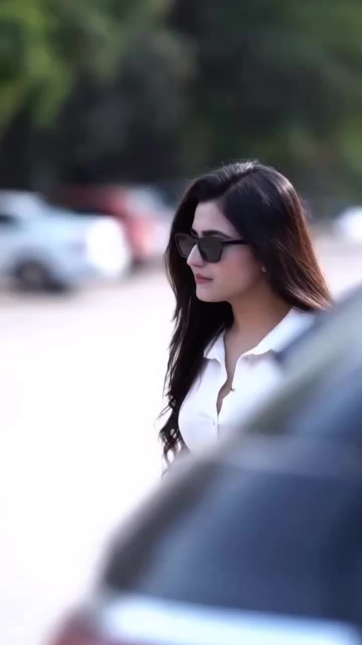 @Meerab🔥