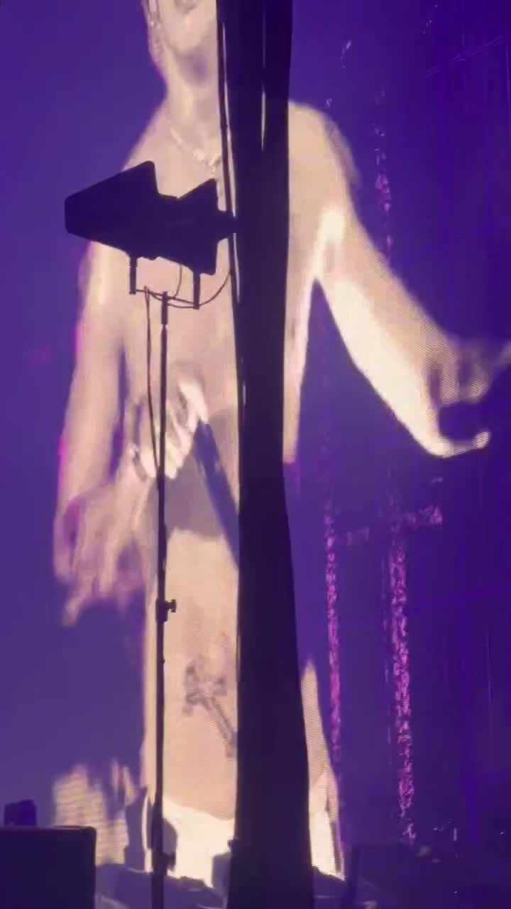 @Aurora 💀🖤🦓