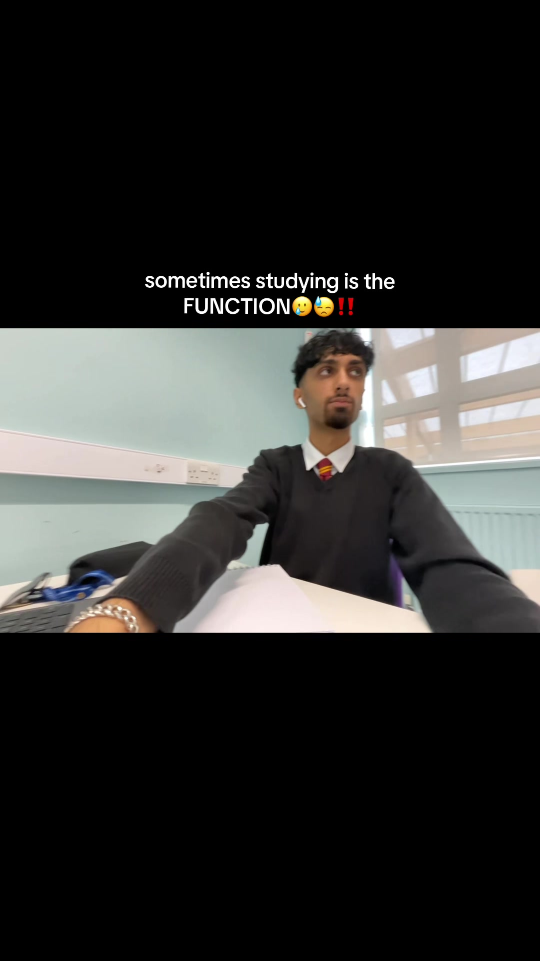 @mo