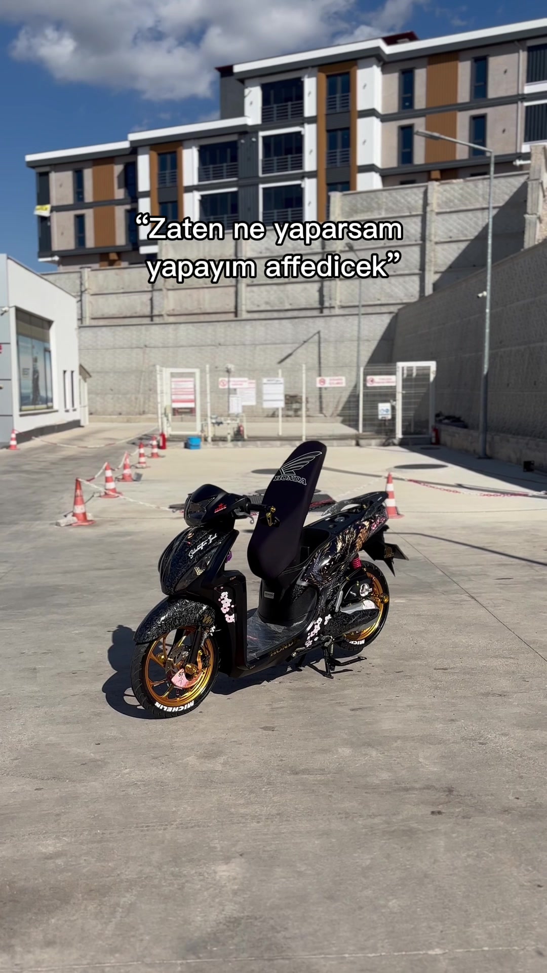 @𝐒𝐓.