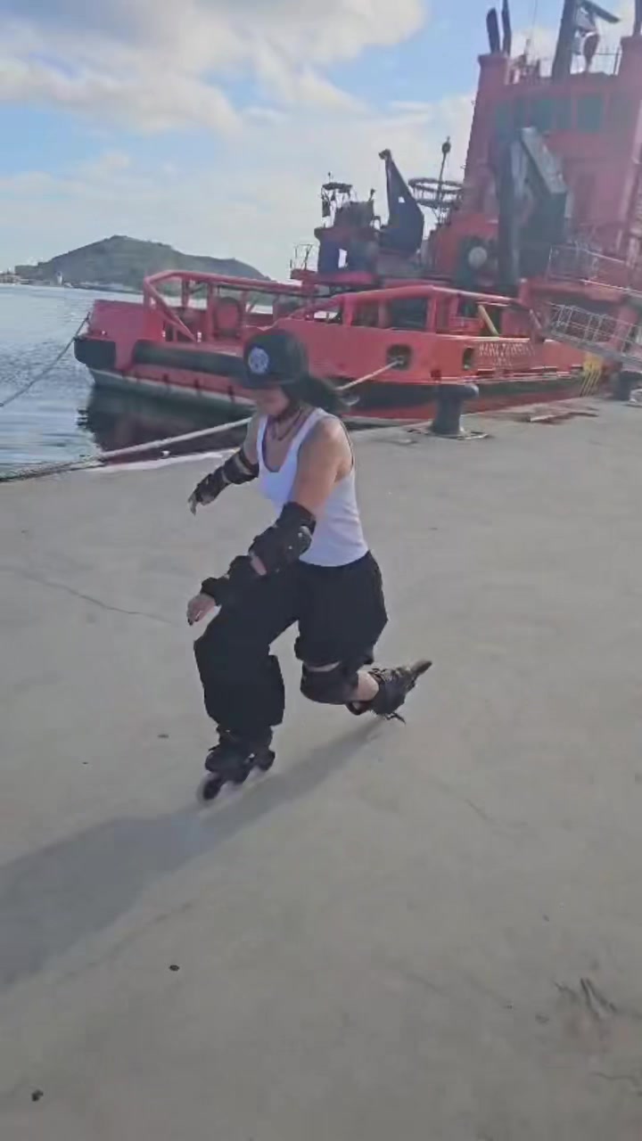 @Skater Girl