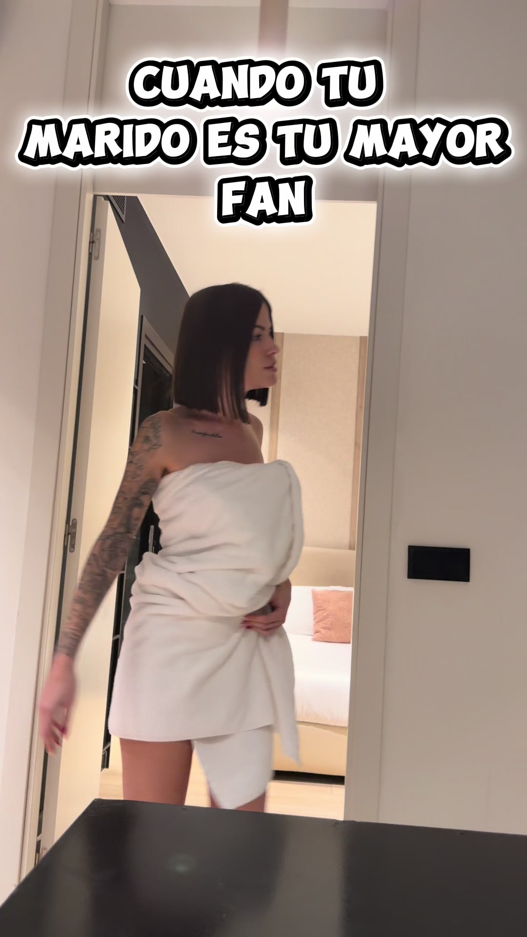 @whitneypinkie.