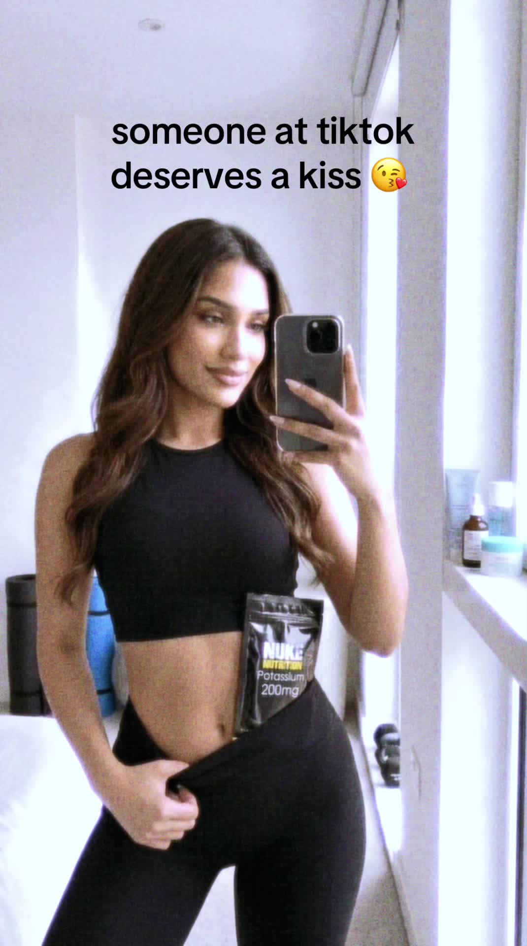 @Aneeka🦦