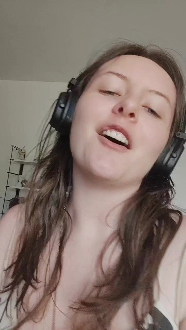 @crasy Icewolf