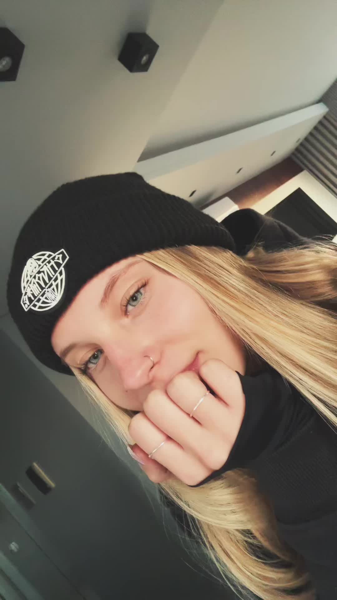 @isa ☾𖤓