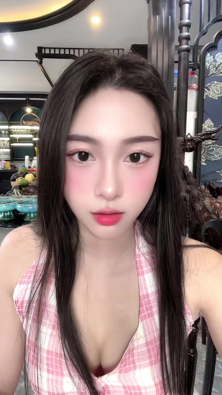 @Phượng th&iacute;ch ngắm m&acirc;y