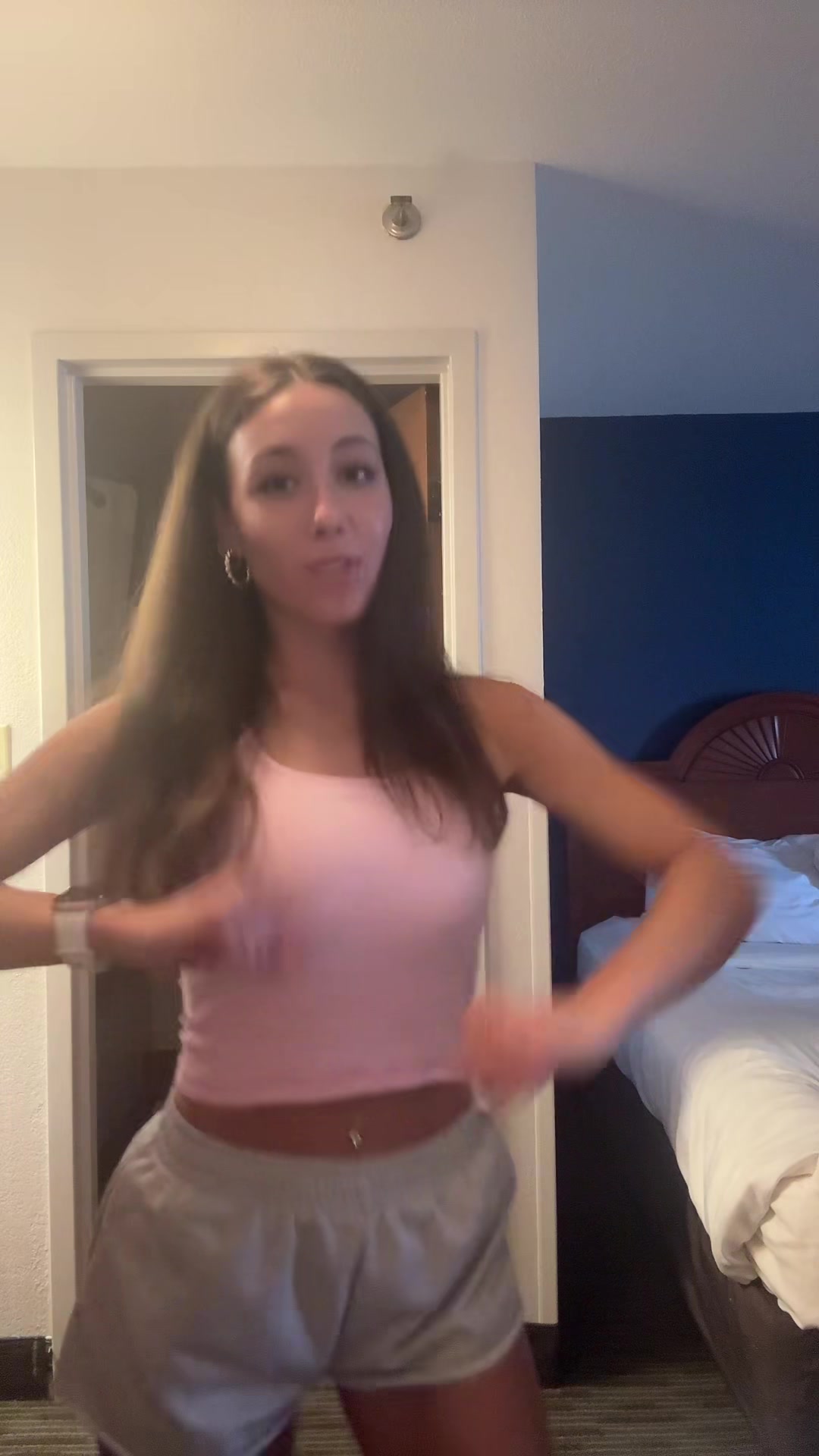 @weirdgirIhotbod