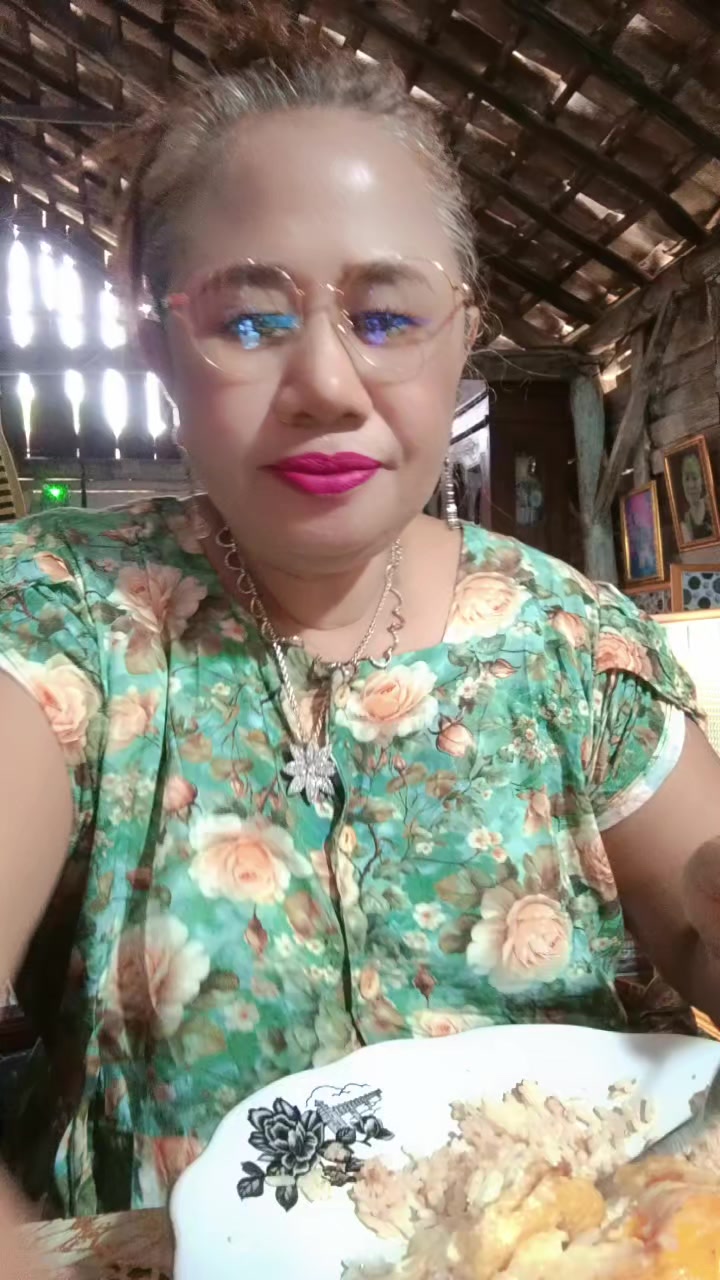 @Esna janda cantik ✨🥰