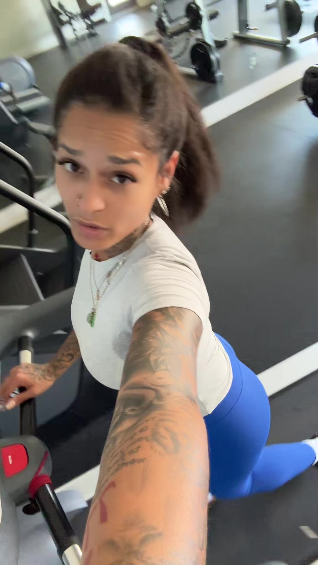 @JESS 🪬