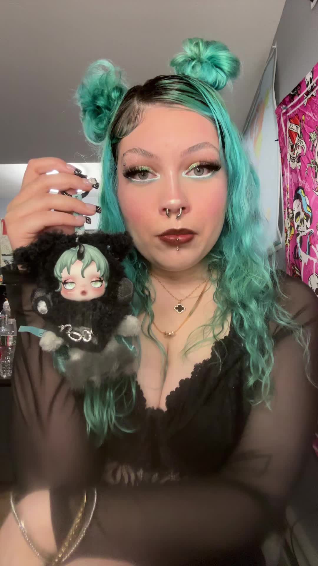 @mshellolitty
