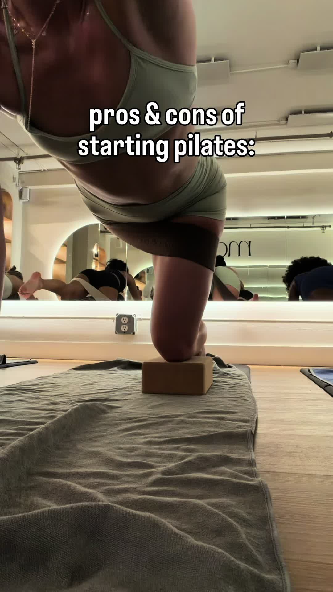@abswithabbz_