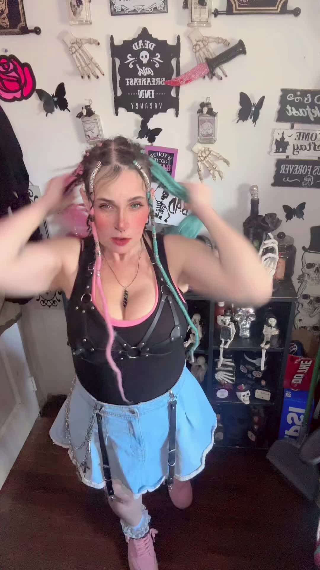 @crazyscorpiochix80