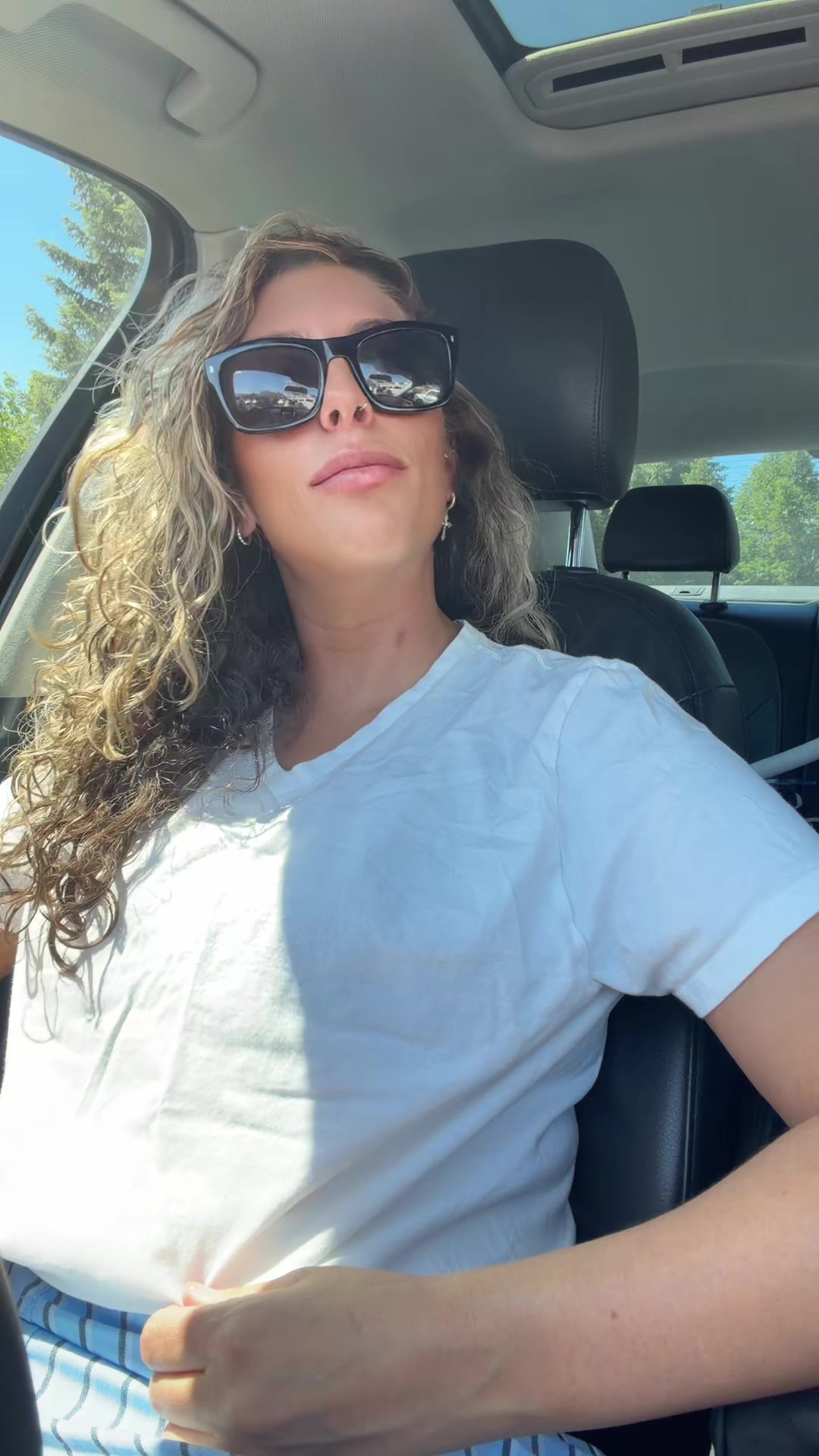 @HottmessCrystalOfficial1