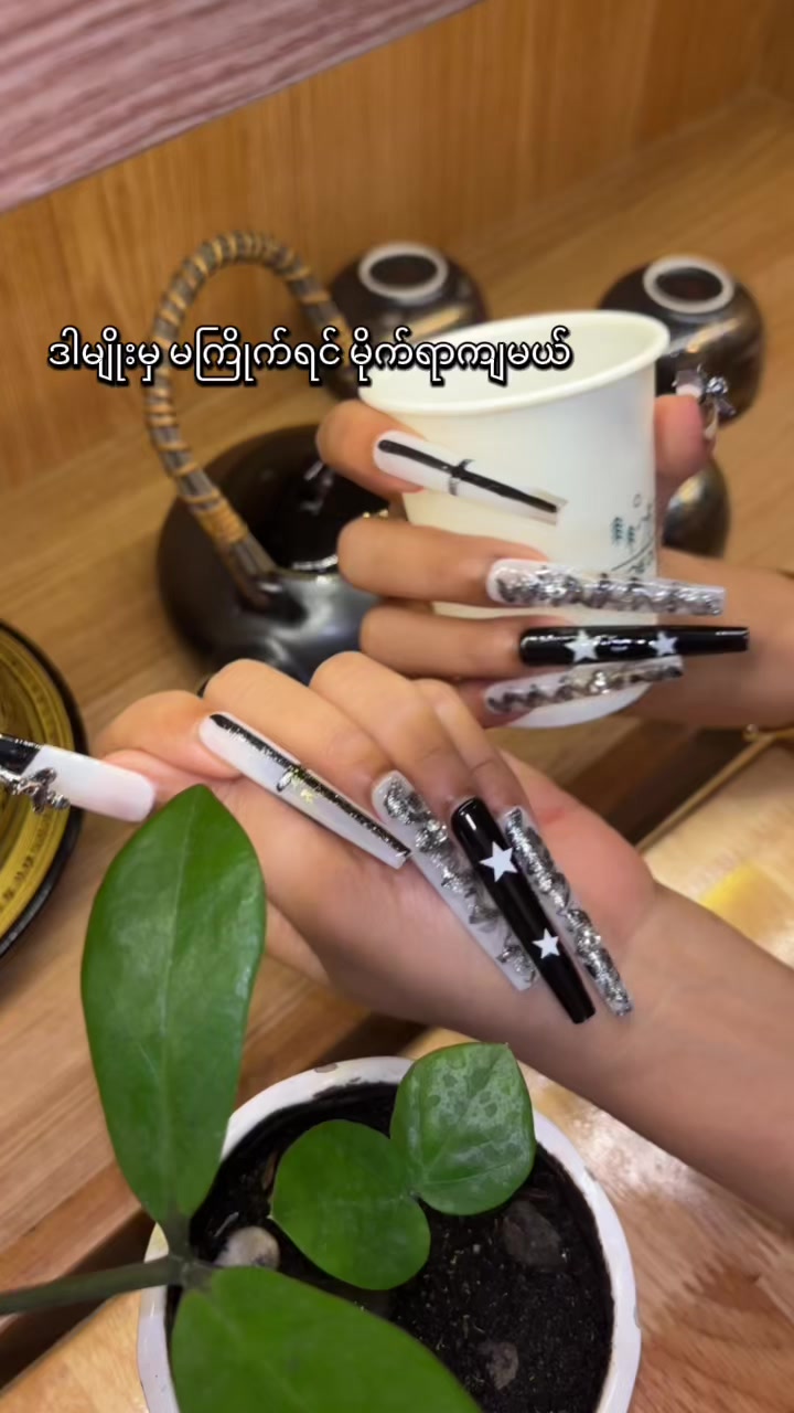 @UE Nails by Hnin 🎀