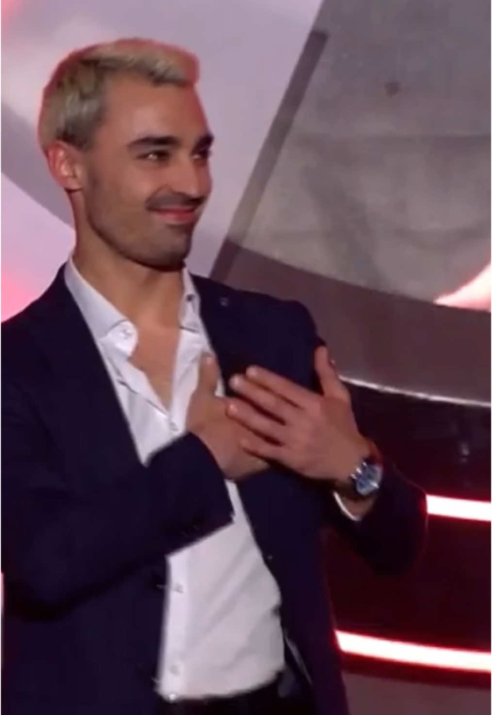 @lapuertadelatele