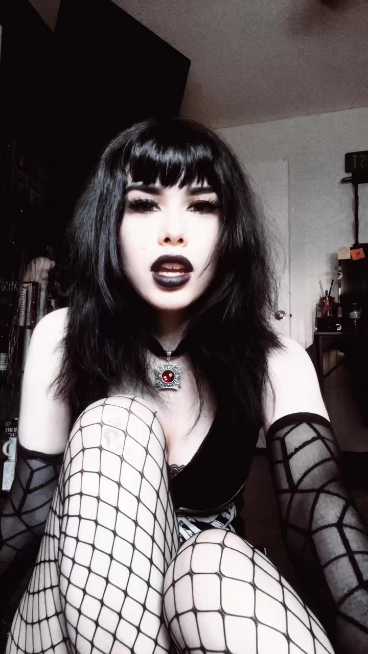 @Maria🦇