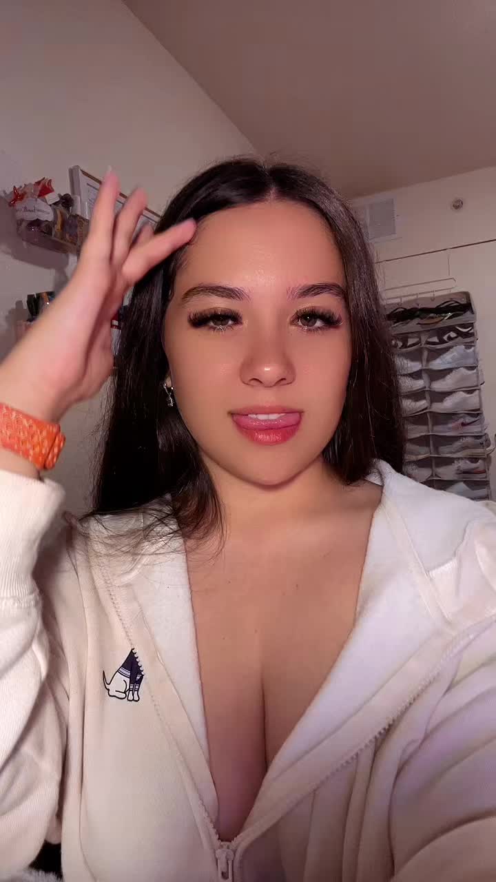 @Kirsten😅🤤