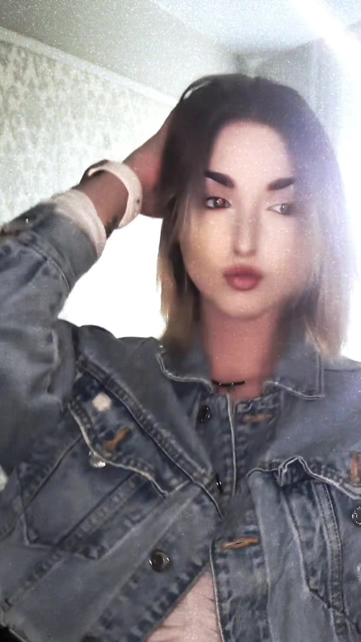 @Nikaa_