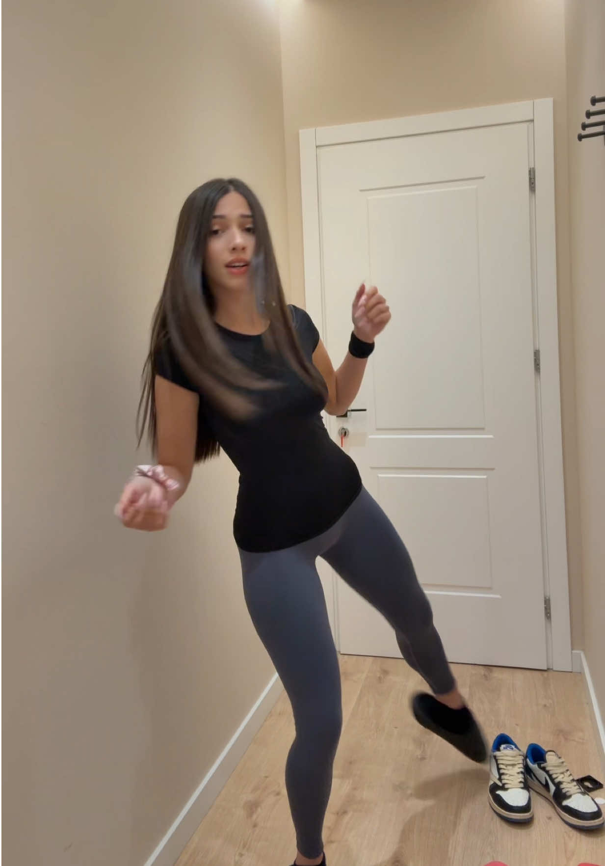 @elenagaleandro