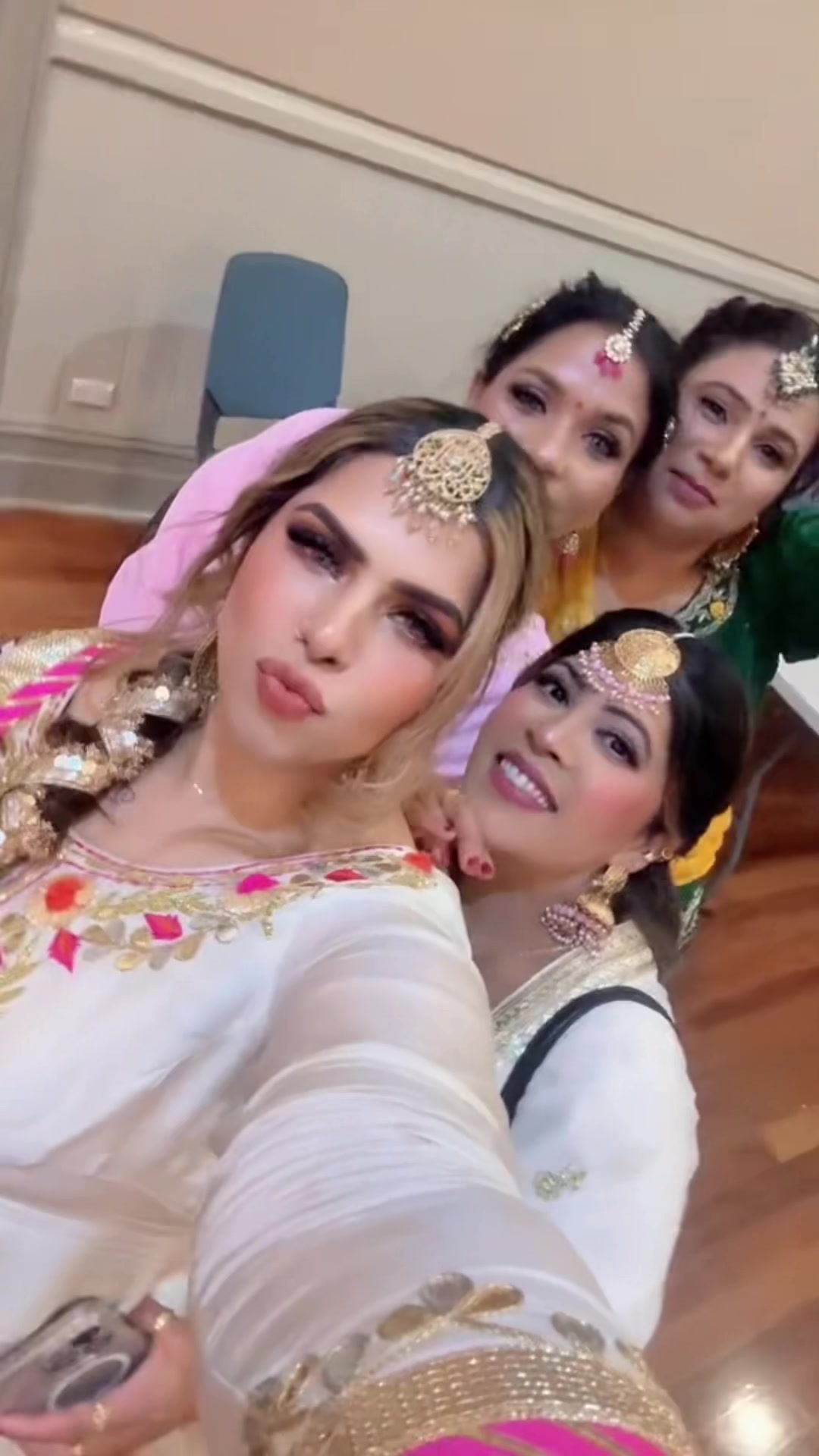 @gulabiqn