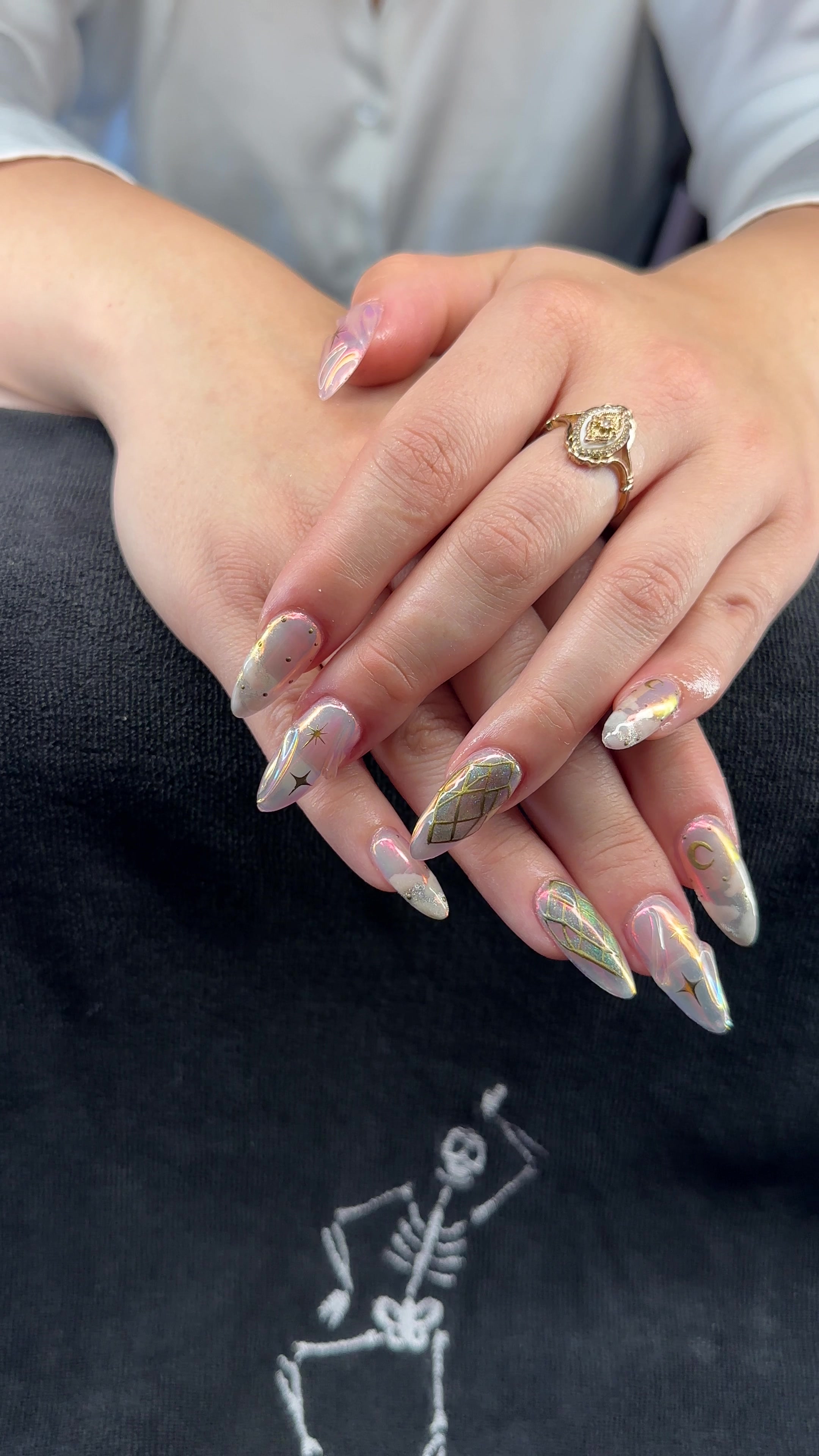 @softbutsharpnails