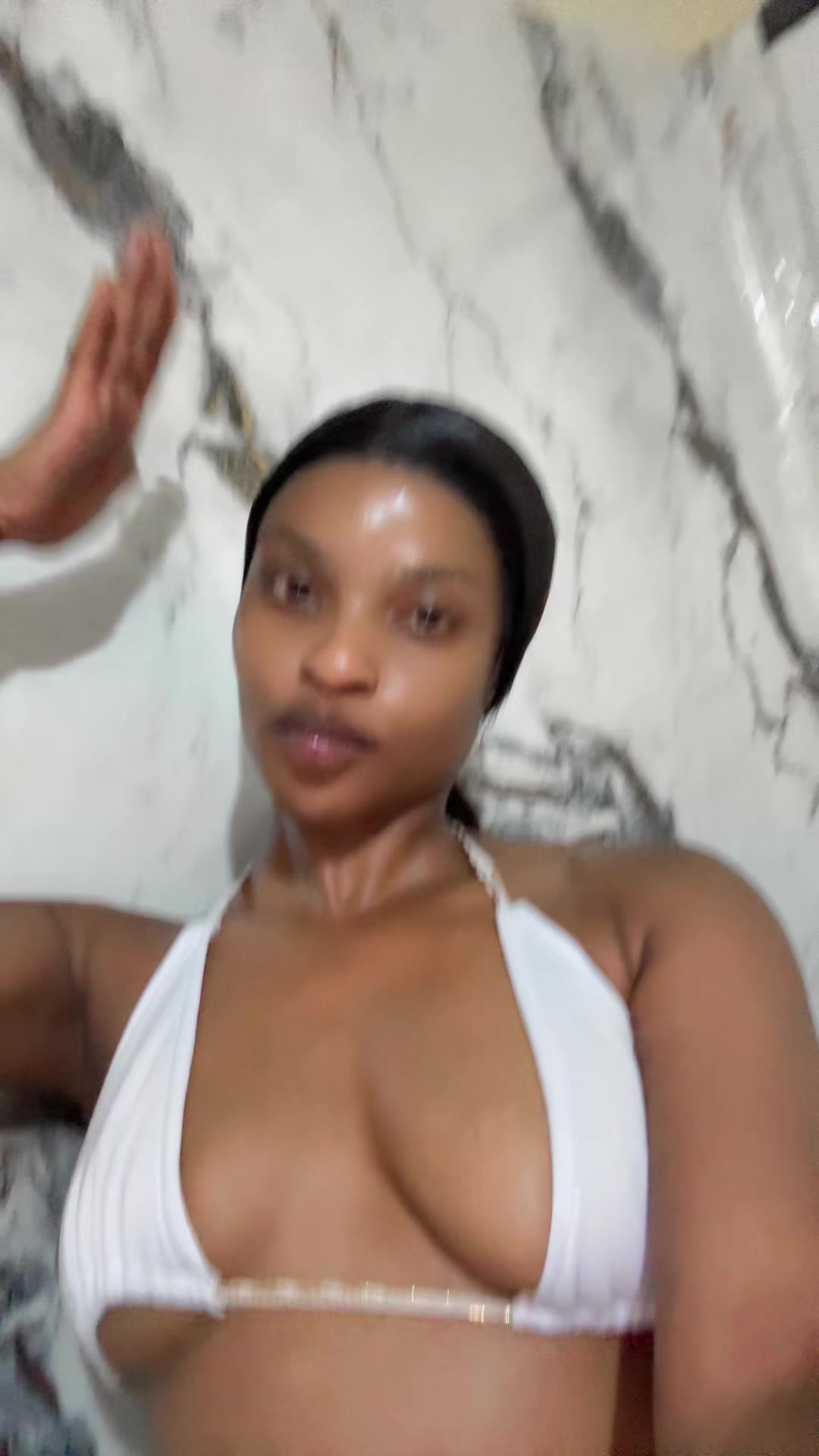 @NiaLong