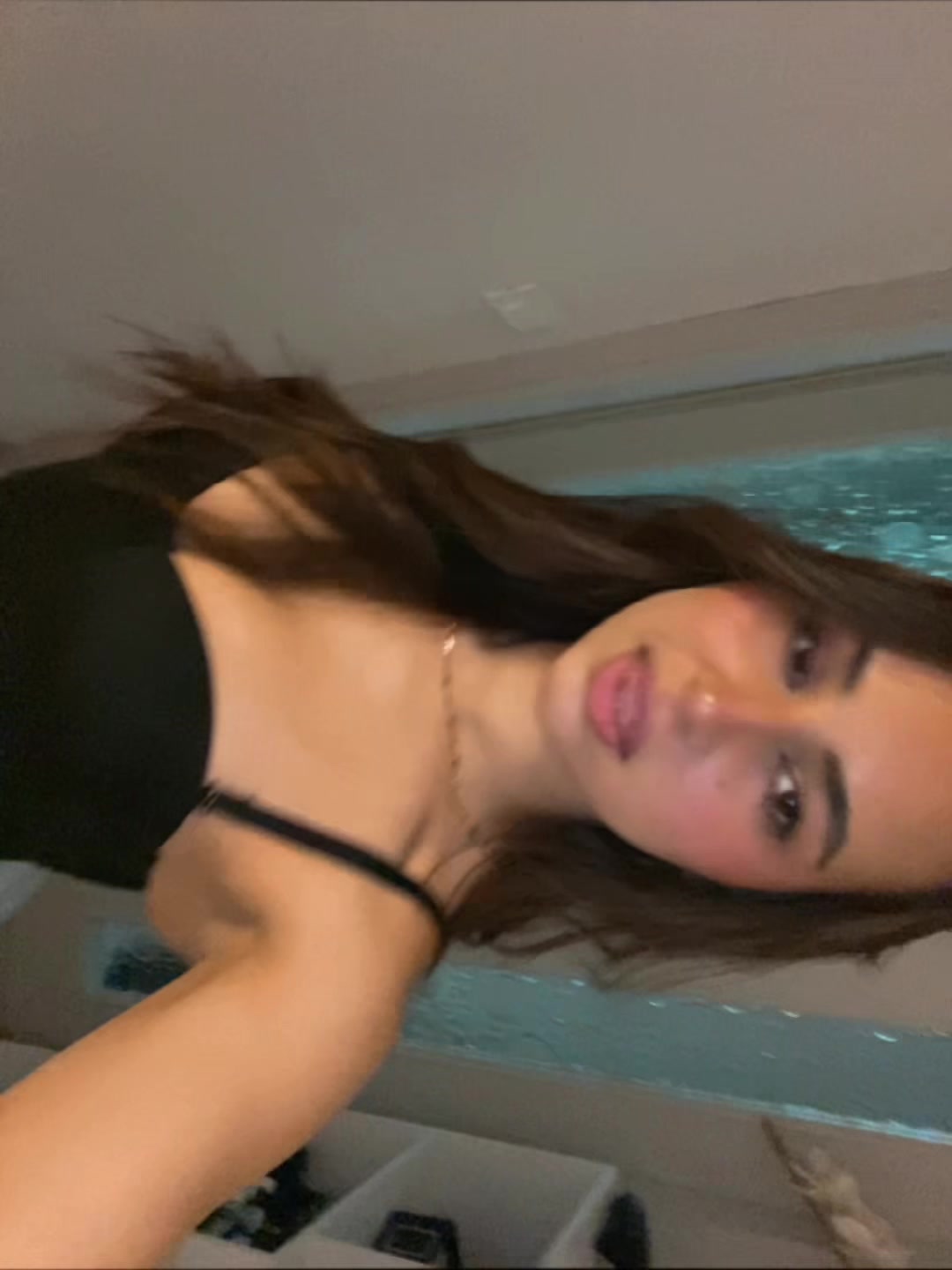 @𝑽𝒂𝒏𝒆𝒔𝒔𝒂🇦🇱