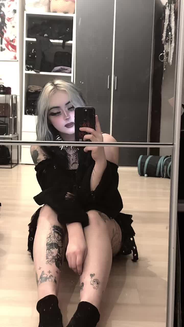 @Angie⛓🖤
