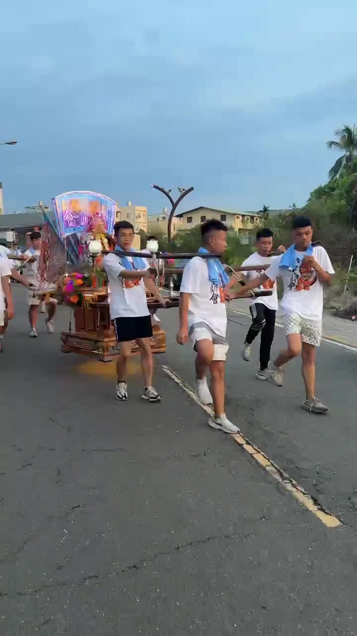 @逸