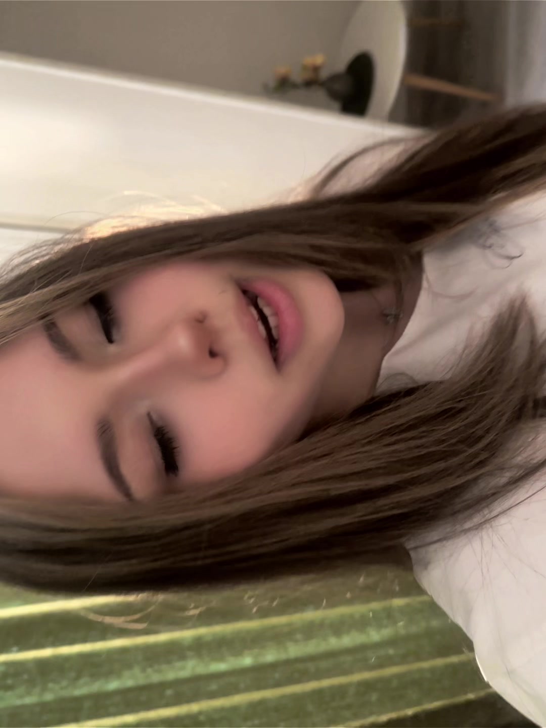 @𝑌𝑢𝑙𝑖𝑎𝑛𝑜𝑣𝑎