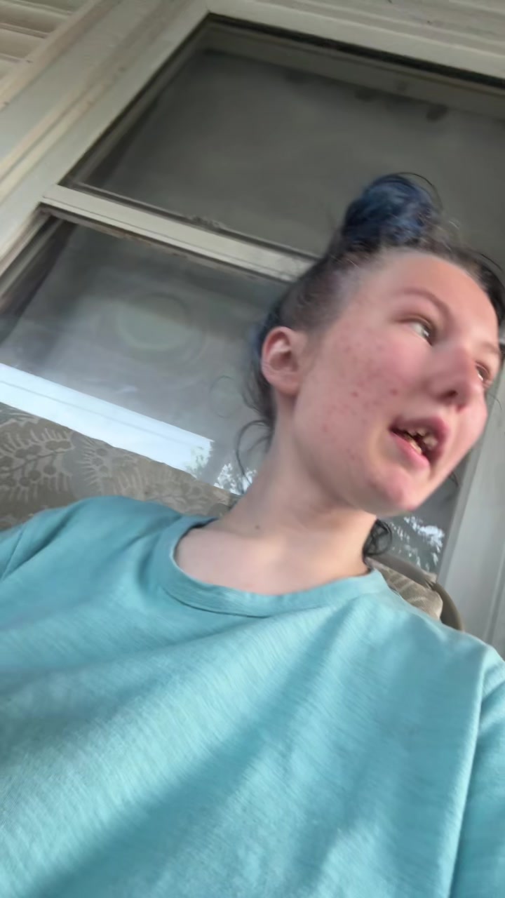 @yourgirlchloie08