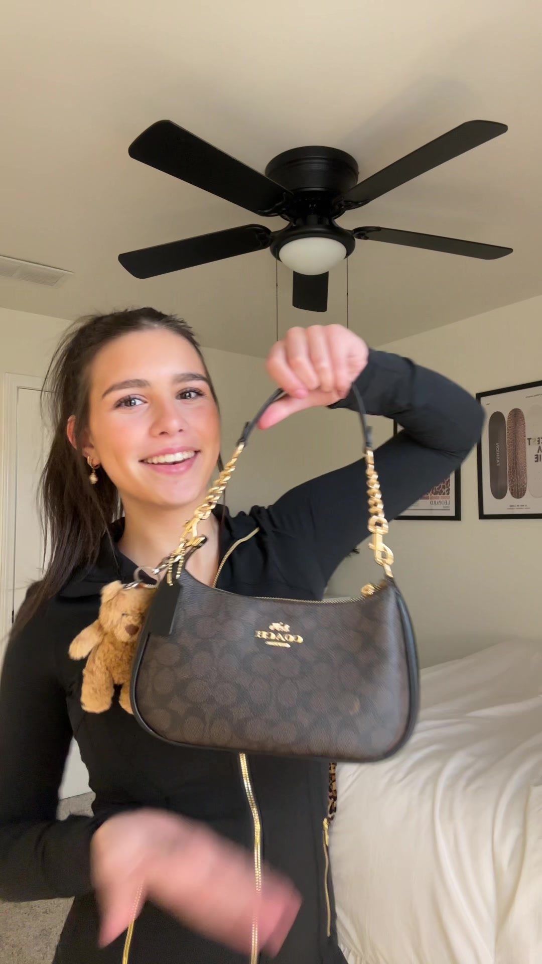 @Ava