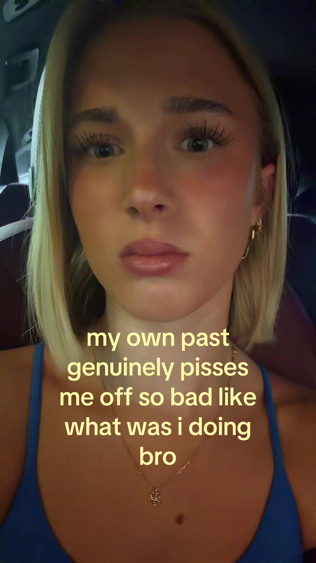 @theelliebarker