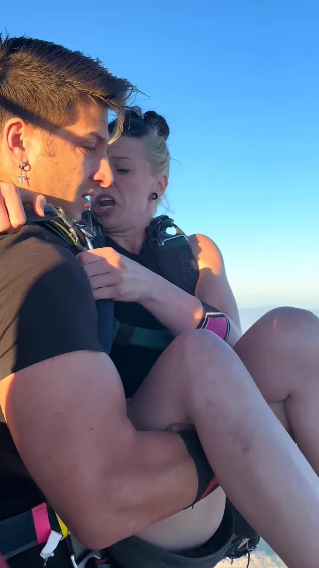 @SKY DIVING 🤿