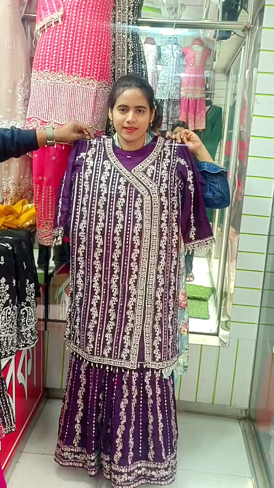 @Ayeshađ¸