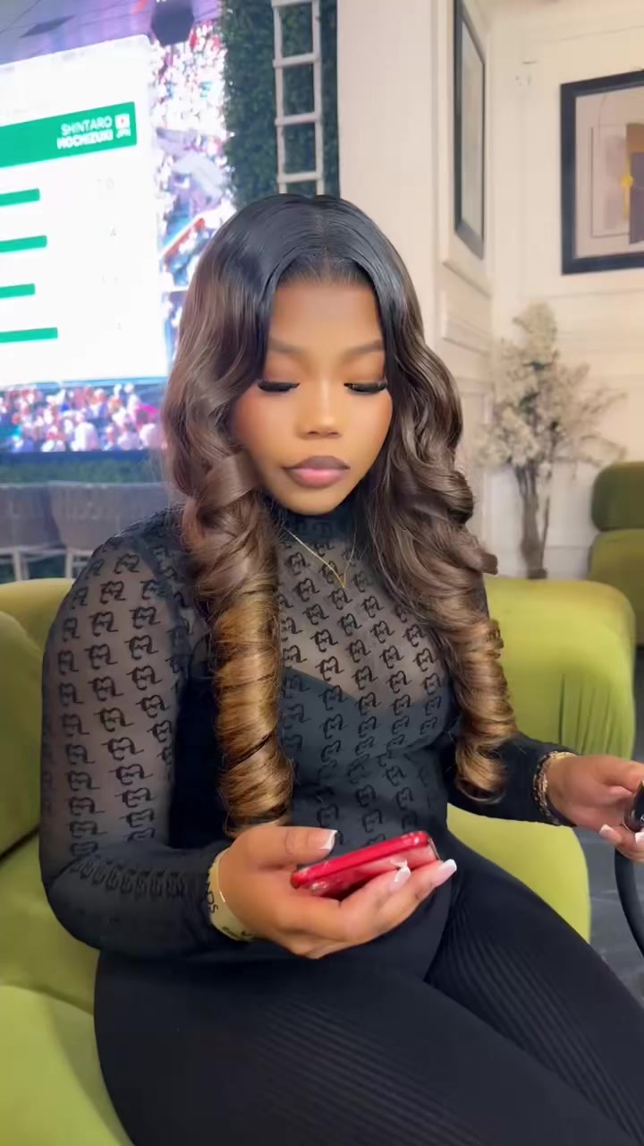 @_Voyi_
