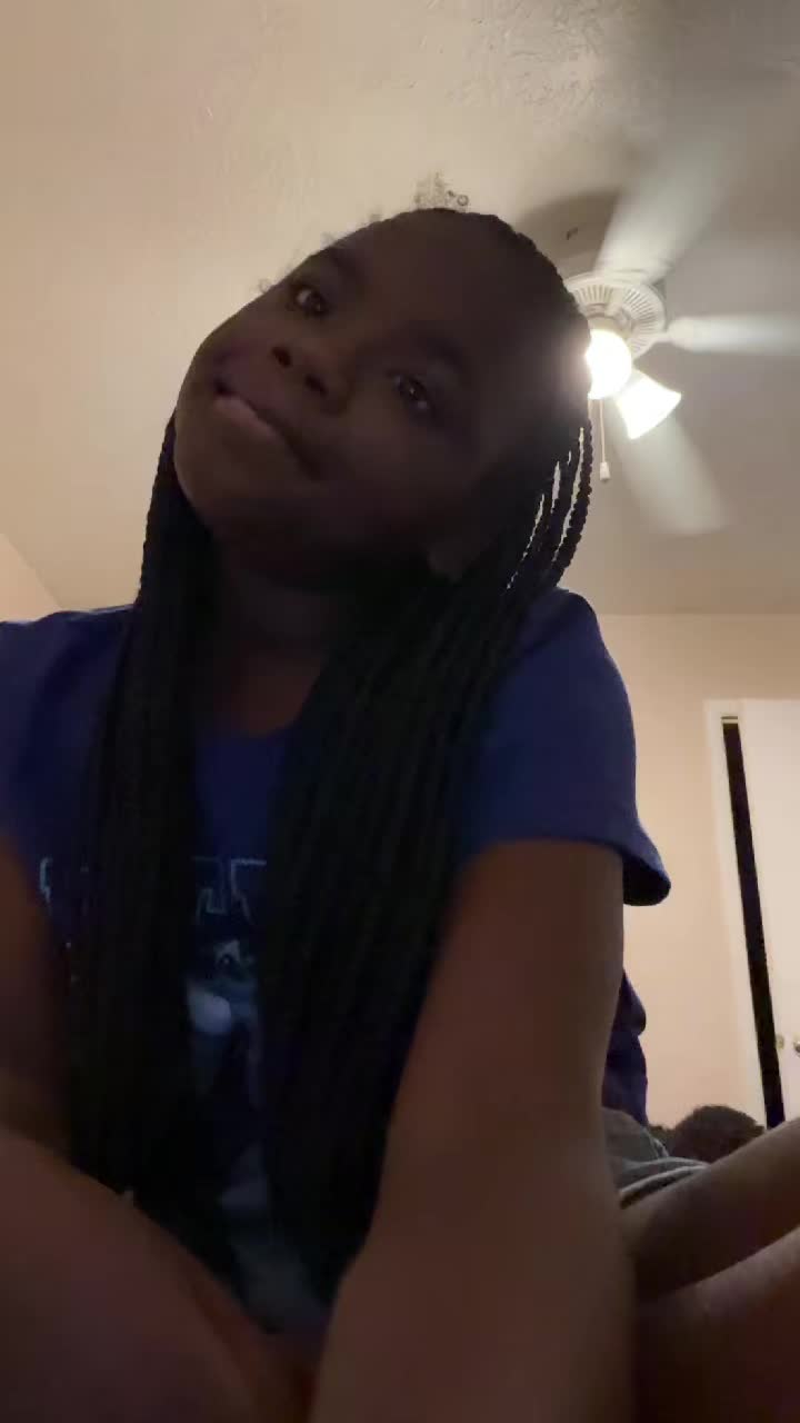 @triciaj