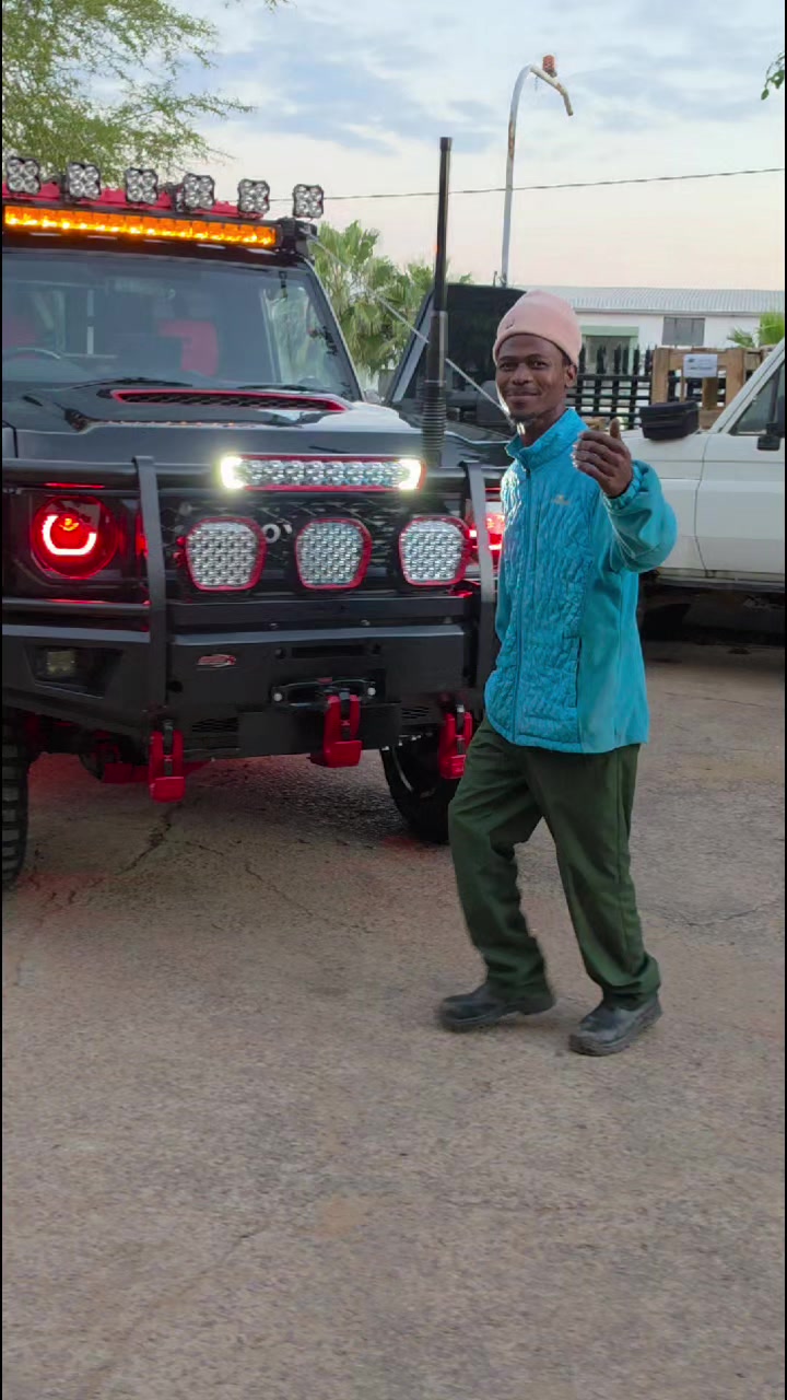 @Robot Auto 4x4 Customs