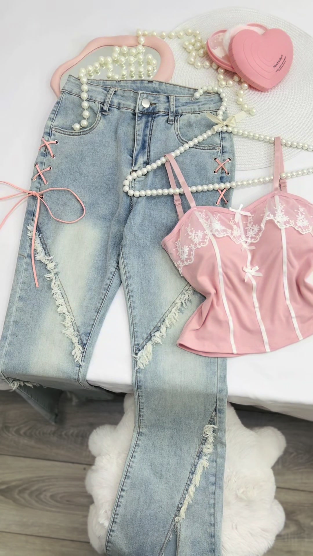 @Lucy Lingerie