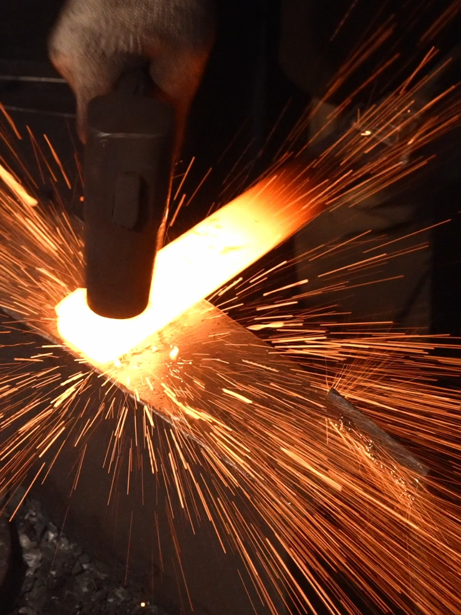 @Knifewear