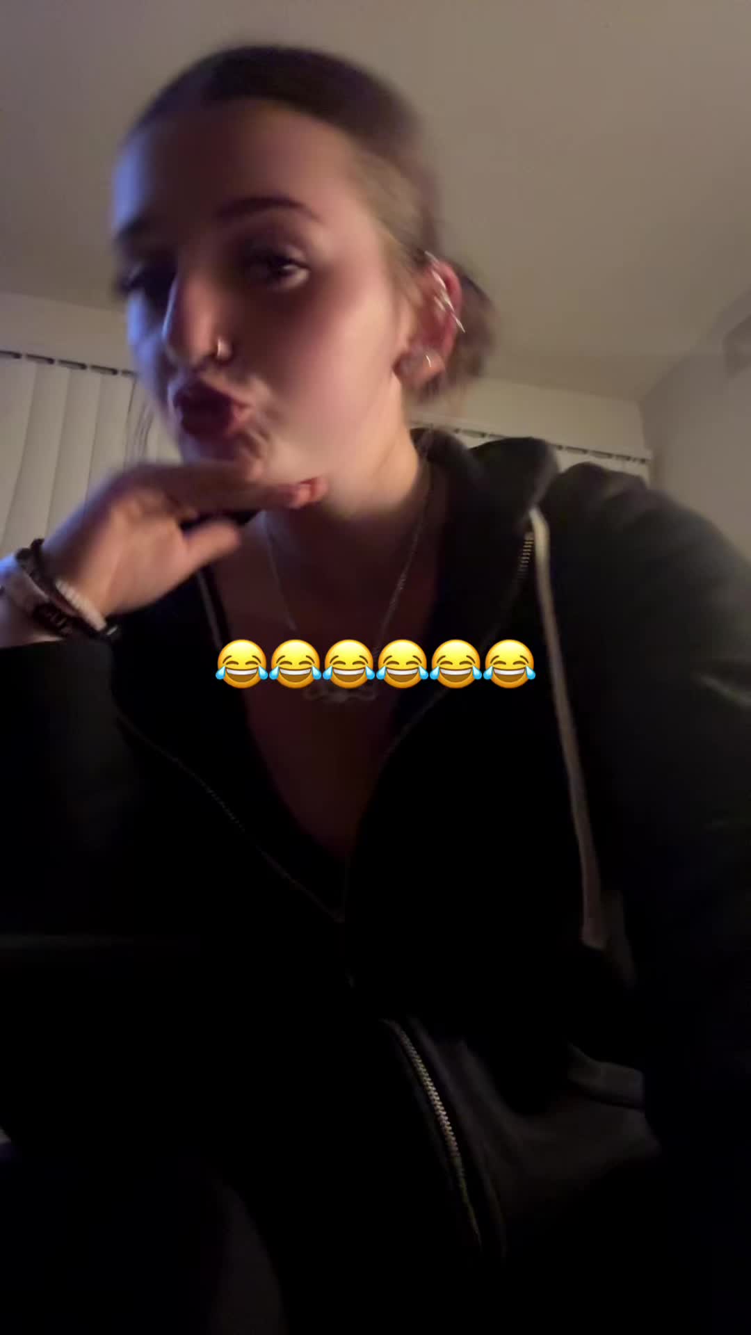 @👻.