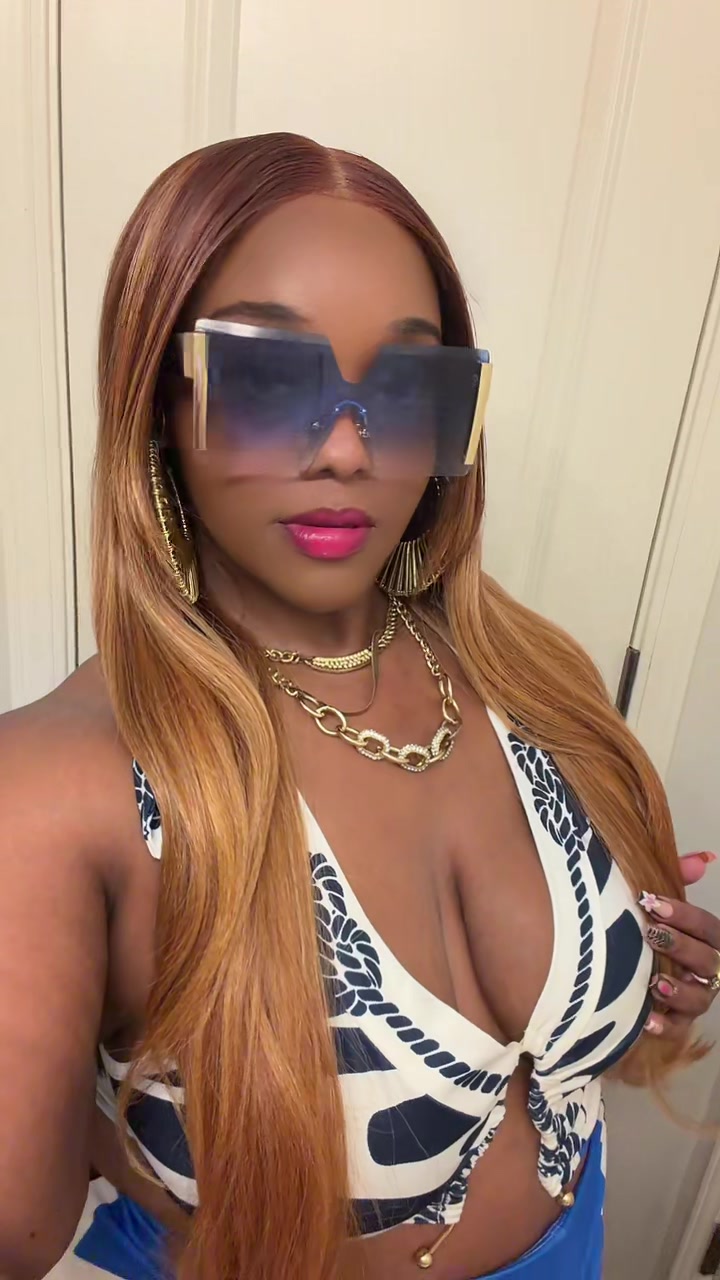 @Kay_Nikole1