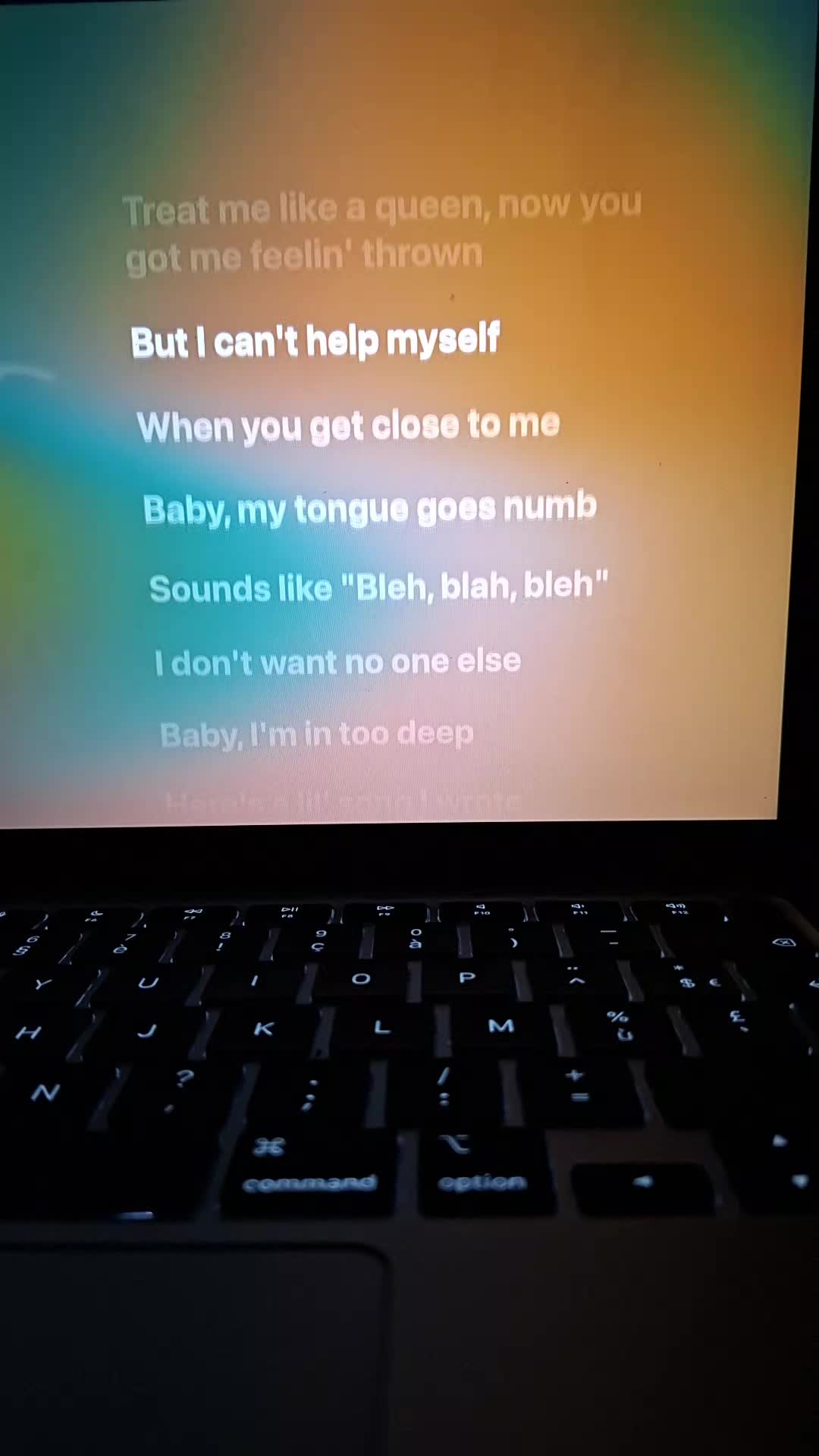 @Lyrics_💕